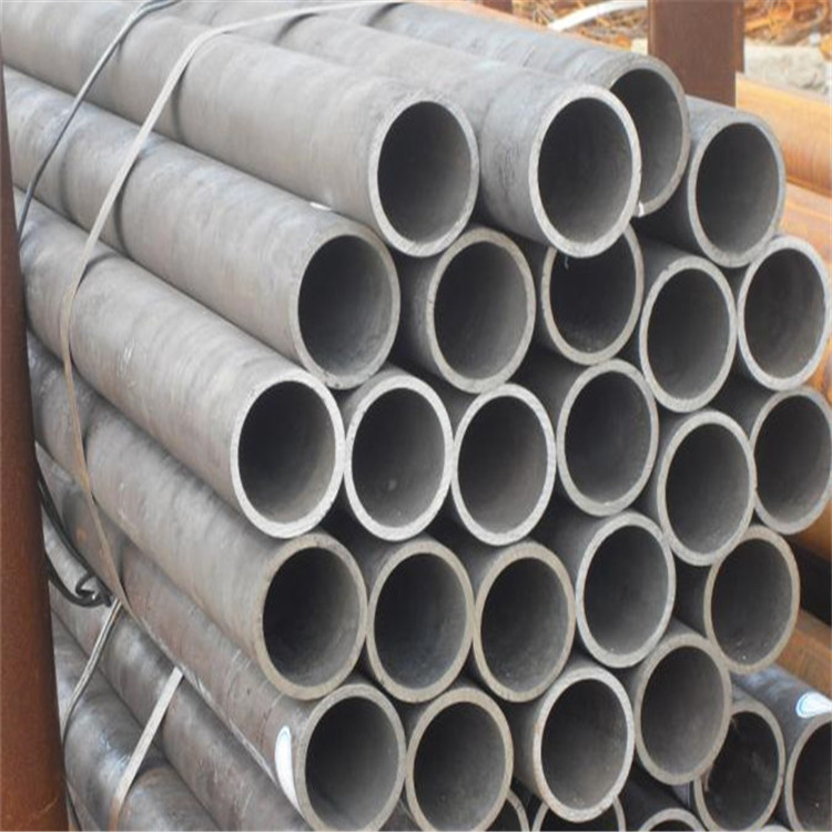seamless steel pipe06690982.jpg seamless steel pipe06.jpg